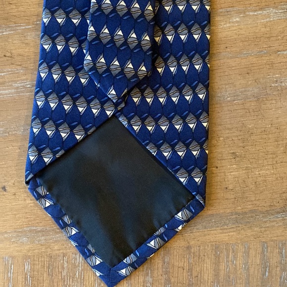 Van Heusen Navy Blue Tie - Picture 4 of 7